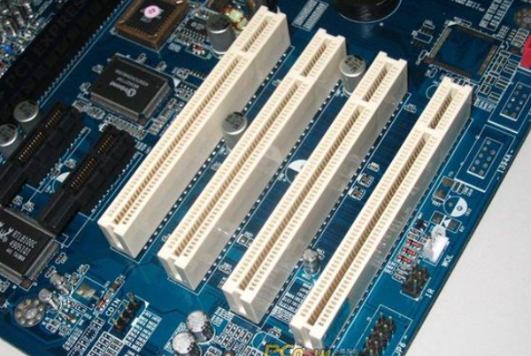 工控機擴展插槽.png 工控機擴展插槽.png